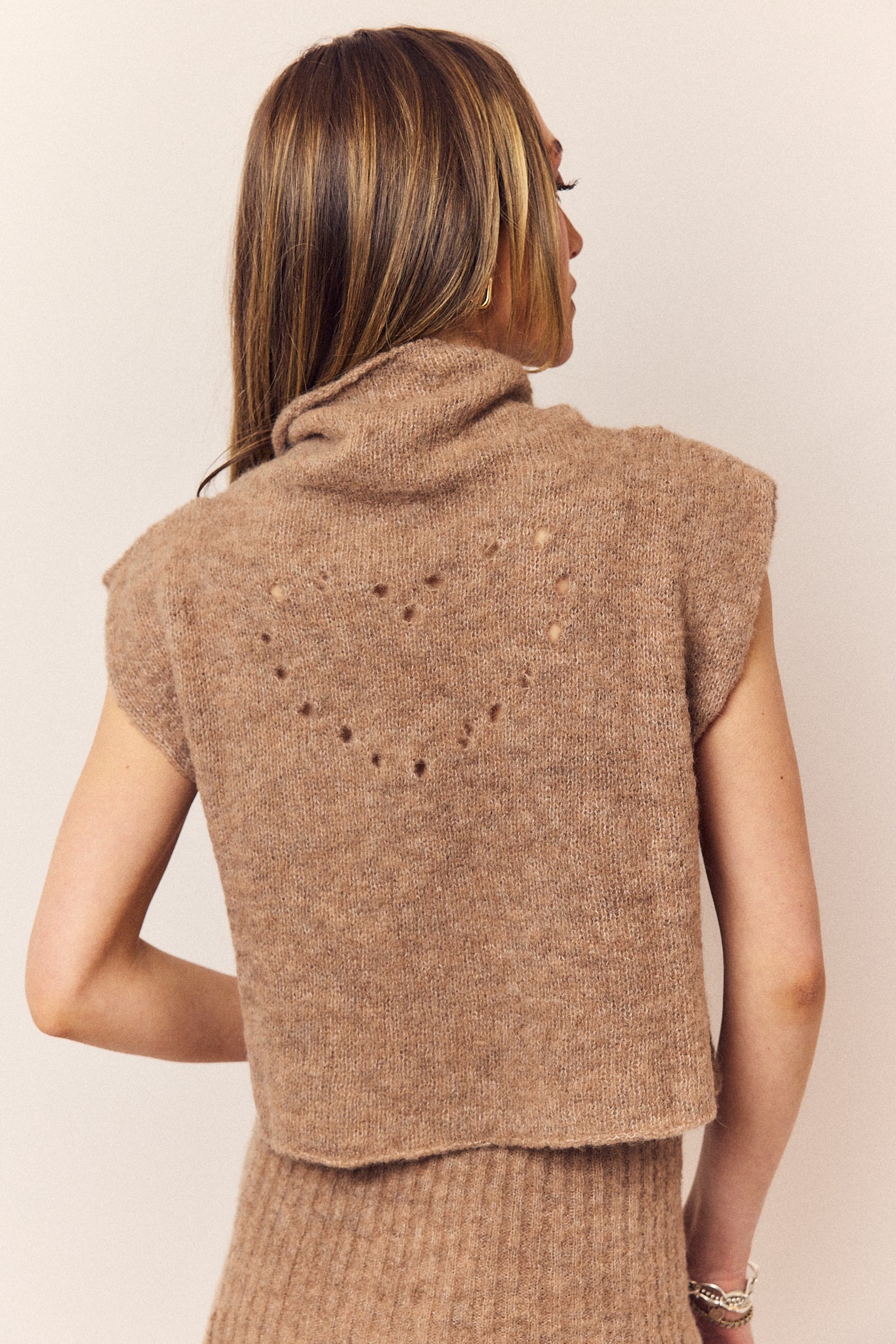 Indira Vest